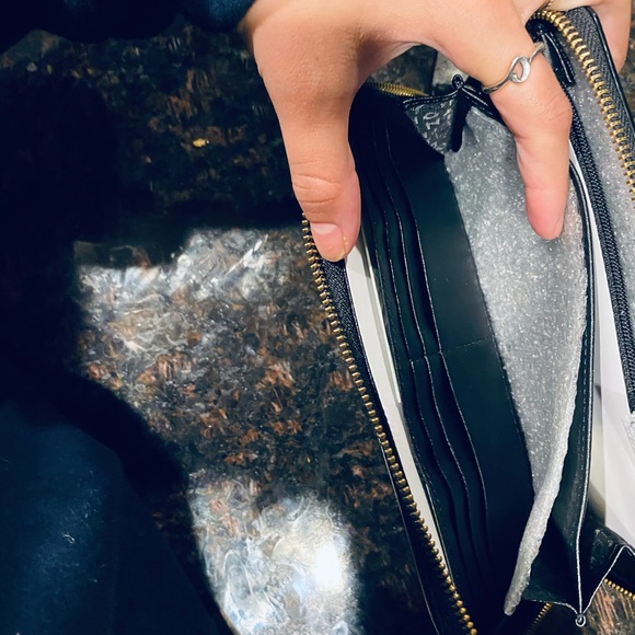 Brand new Kendra Scott wallet black - Picture 6 of 6